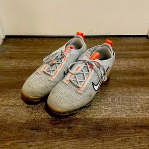 Men’s size 9.5 - Nike Air VaporMax Flyknit 2021 Gray Fog Bright Mango, pre owned